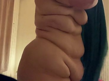 BBWBOOTYFUL OILING MY BODY AND PLAYING WITH MY FAT HAIRY PUSSY 